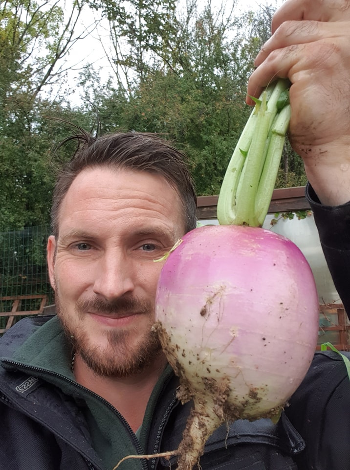 Gaetan petitmangin Terre de Savoirs Photo d'un gros navet